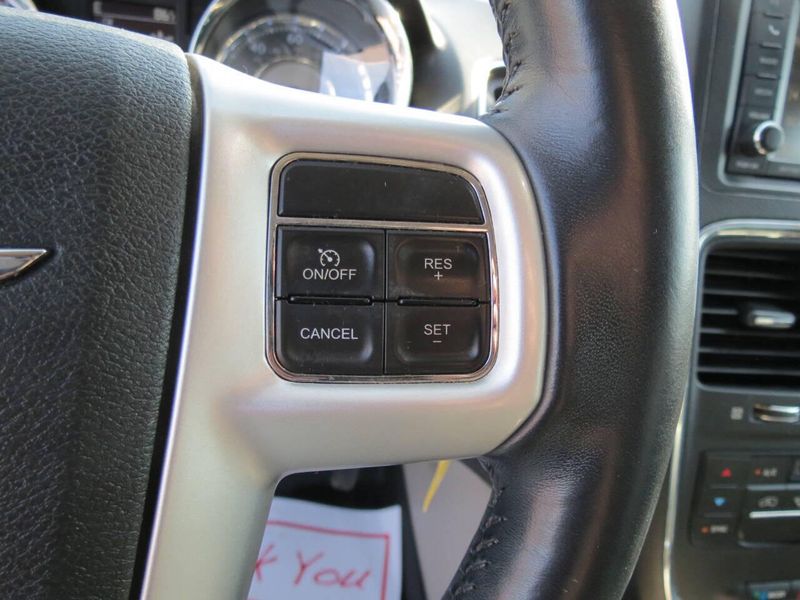 Used 2014 Chrysler Town & Country Touring 4dr Mini VanImage 13