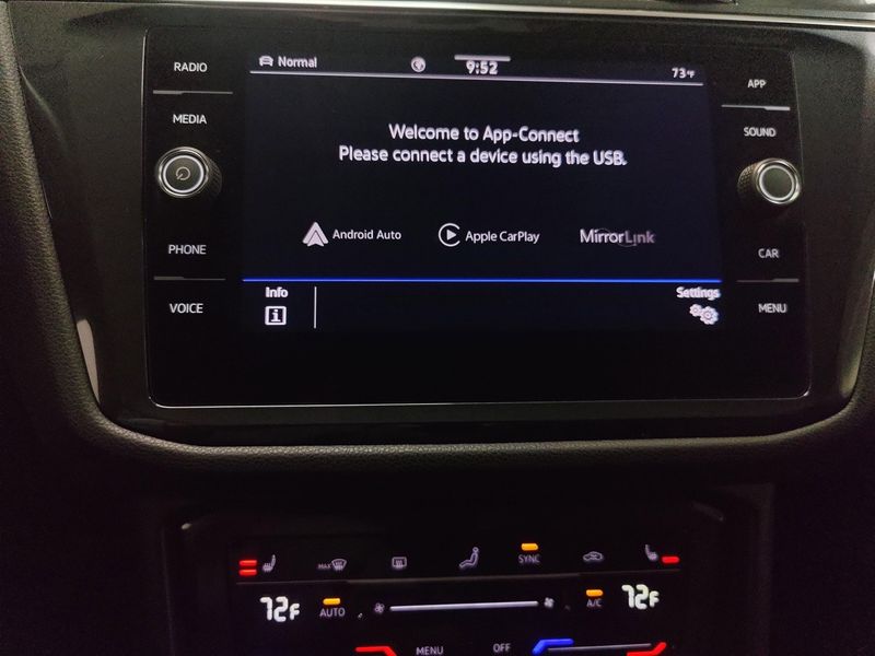 Used 2022 Volkswagen Tiguan SE AWD w/SunroofImage 21