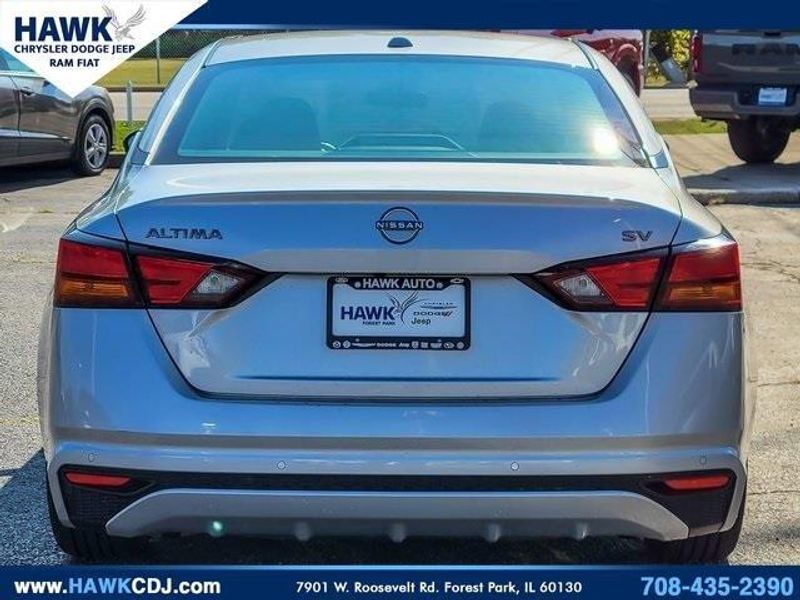 2023 Nissan Altima 2.5 SV photo 3