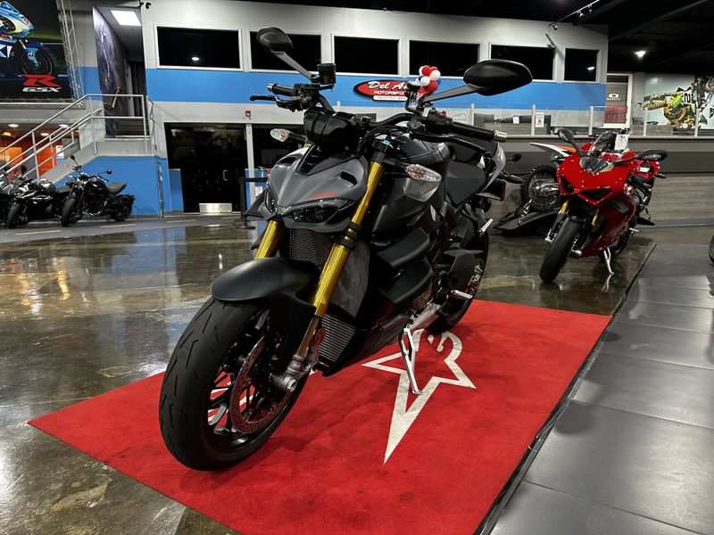 2023 Ducati STREETFIGHTER V4 S  in a GREY & BLACK exterior color. Del Amo Motorsports of Redondo Beach (424) 304-1660 delamomotorsports.com 