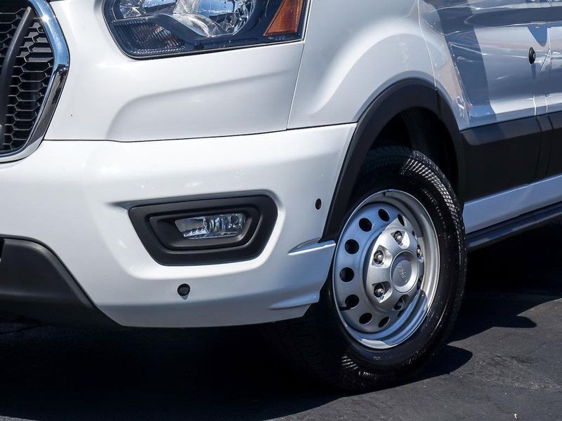 2024 Ford Transit Passenger XLT photo 3