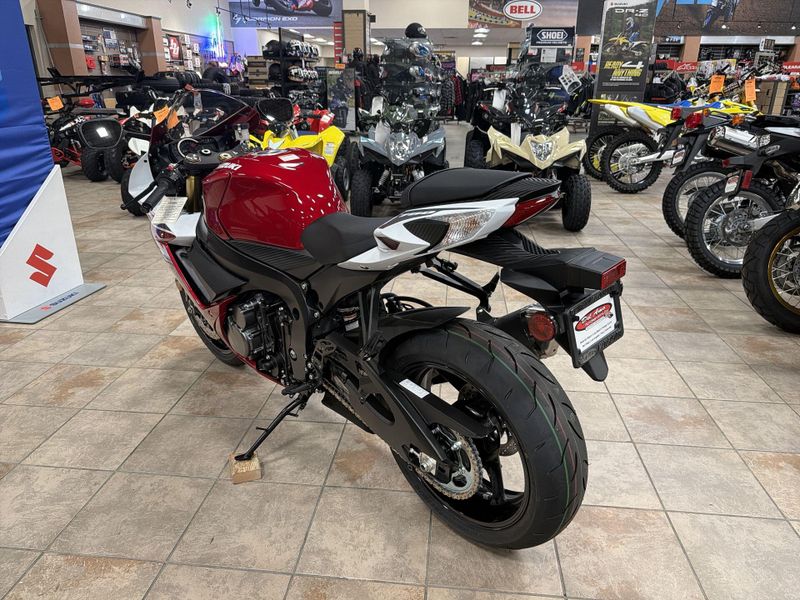 New 2027 Suzuki GSX-R750 Image 15