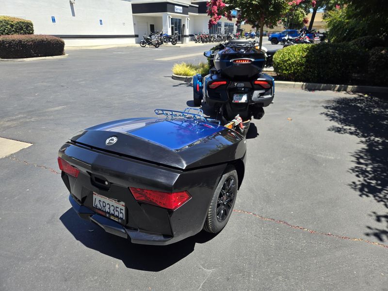 Used 2023 Can-Am SPYDER 1330 LIMITED WITH TRAILER Image 6