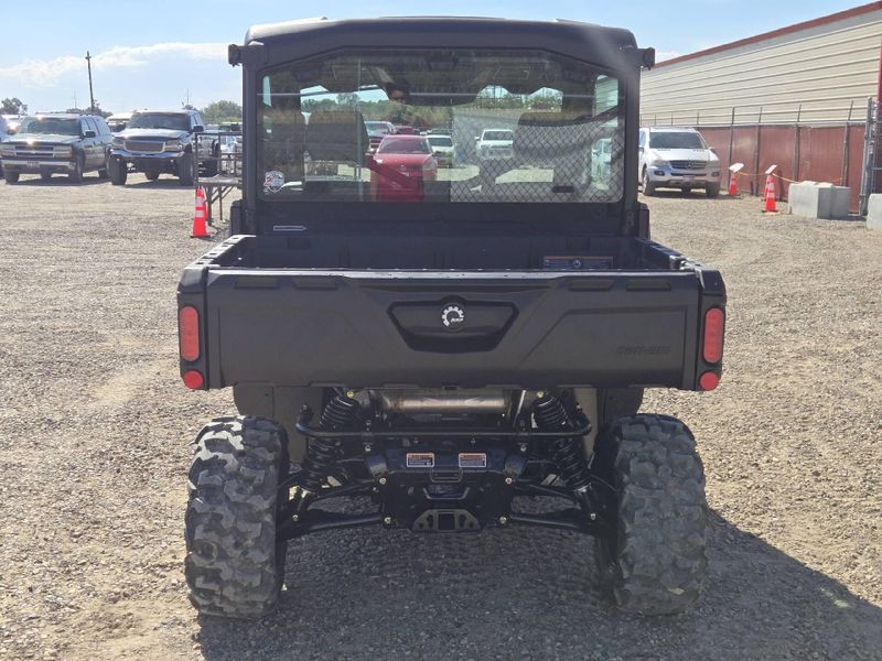 New 2027 Can-Am DEFENDER DPS CAB HD9 