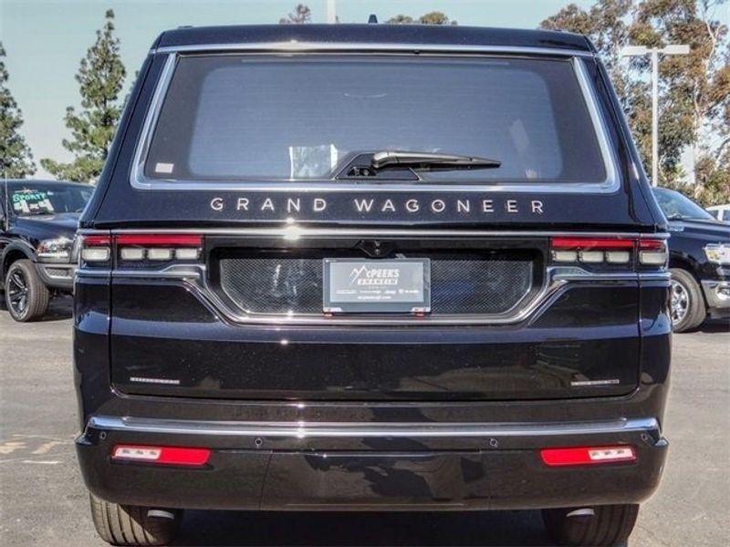 2022 Grand Wagoneer Series III 4x4Image 15