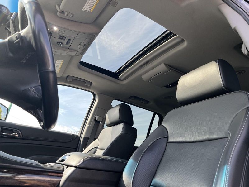2020 Gmc Yukon SLT photo 35
