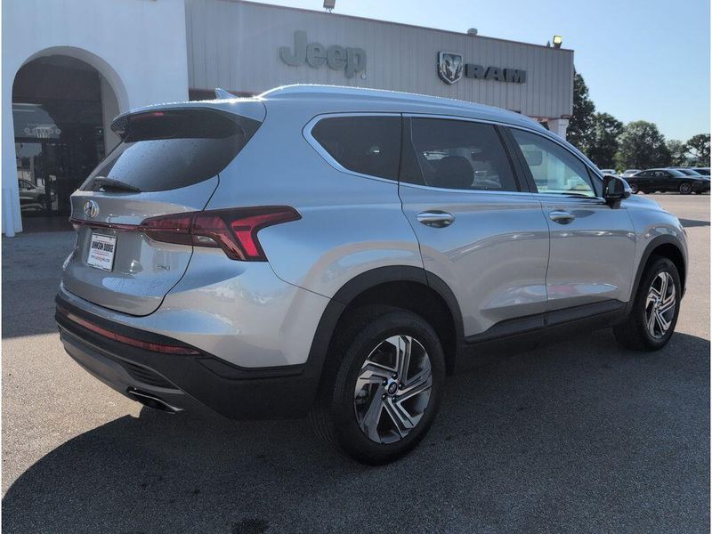 2023 Hyundai Santa Fe SELImage 5