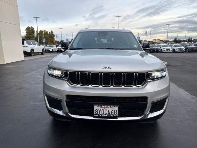 2021 Jeep Grand Cherokee Limited photo 2