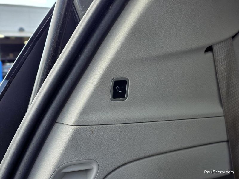 Used 2022 Chrysler Pacifica Touring L