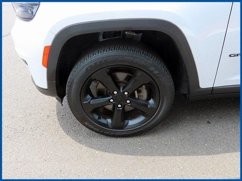 Used 2022 Jeep Grand Cherokee L AltitudeImage 4