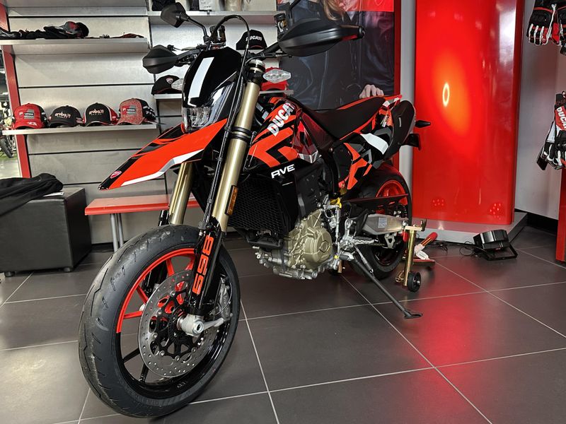 2024 Ducati HYPERMOTARD 698 RVE Image 3