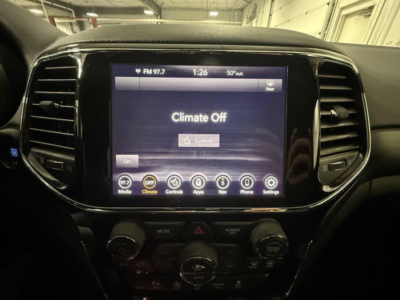 Used 2021 Jeep Grand Cherokee Laredo XImage 28