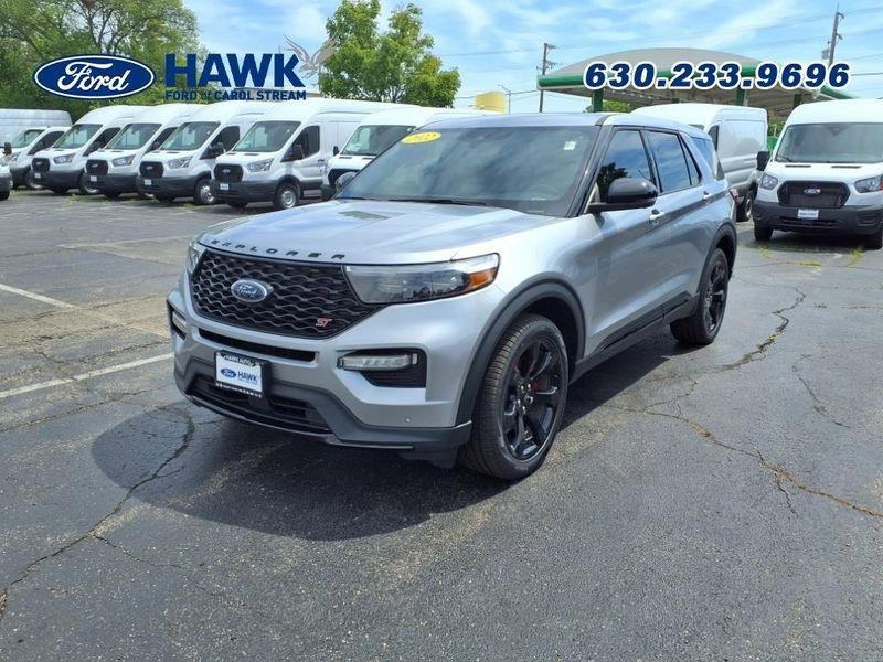 2022 Ford Explorer ST photo 3