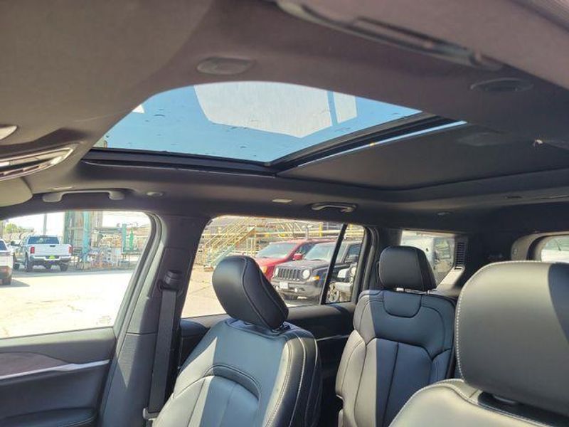 New 2026 Jeep Grand Cherokee L Limited 4x2