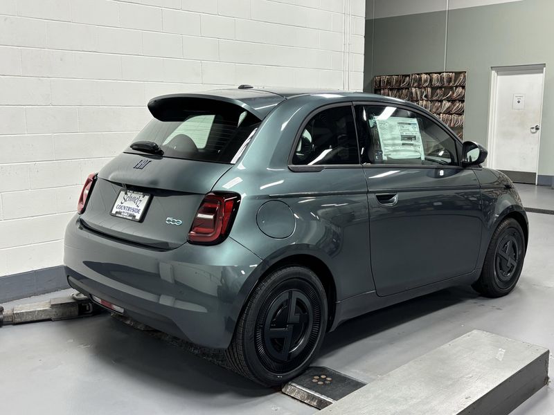 New 2025 Fiat 500e Giorgio Armani Collector