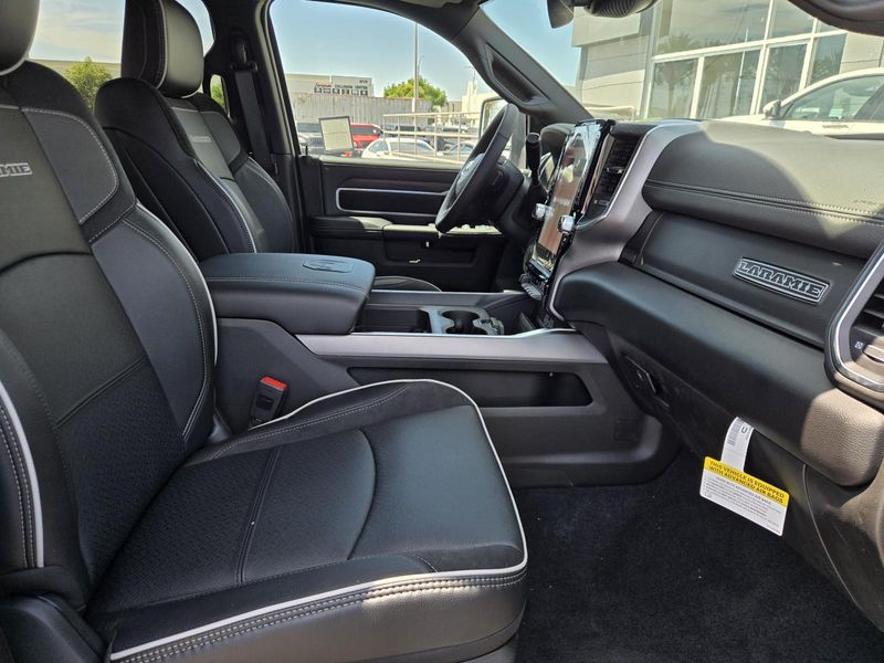 New 2026 RAM 2500 Laramie Crew Cab 4x4 8' Box
