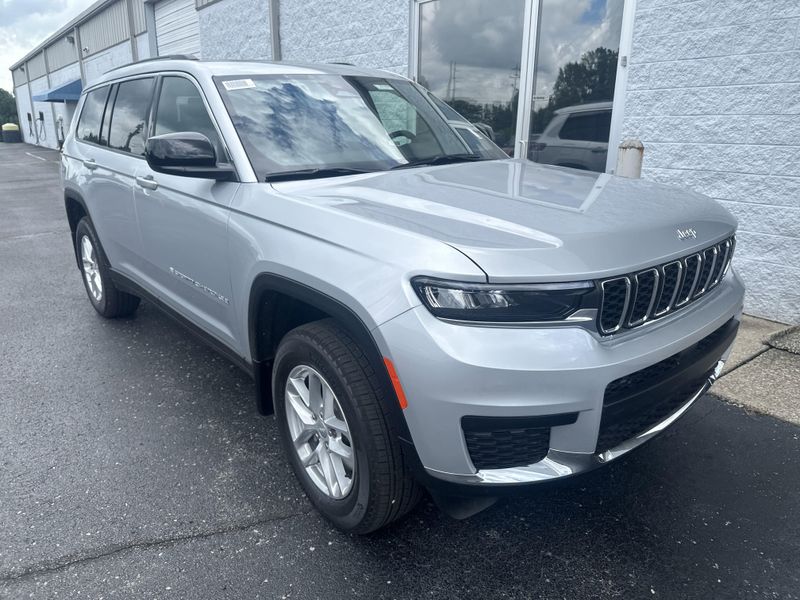 New 2025 Jeep Grand Cherokee L Laredo X 4x4Image 3