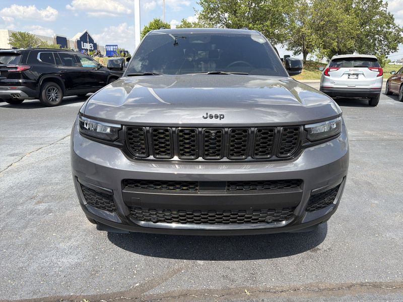 Used 2024 Jeep Grand Cherokee L LimitedImage 2