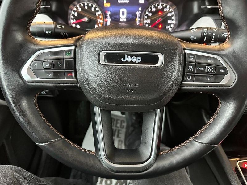 2022 Jeep Compass LimitedImage 3