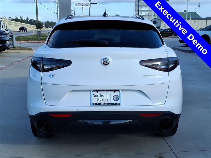 New 2025 Alfa Romeo Stelvio AWDImage 7