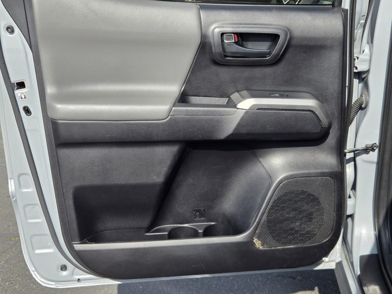 Used 2020 Toyota Tacoma SR5 Double Cab 5' Bed V6 AT (Natl)