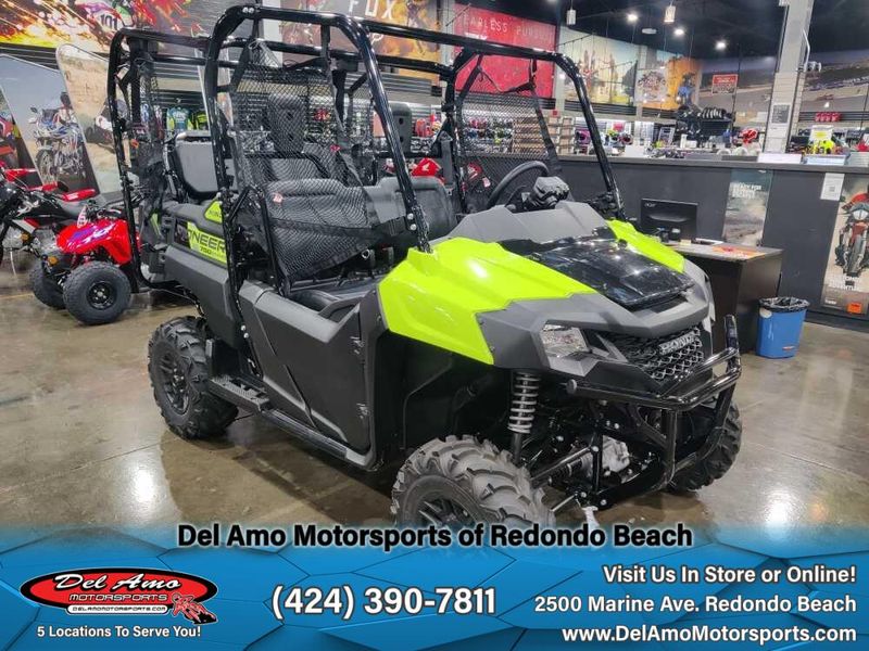 2024 Honda SXS700M4DLR  in a KRYPTON GREEN exterior color. Del Amo Motorsports of Redondo Beach (424) 304-1660 delamomotorsports.com 