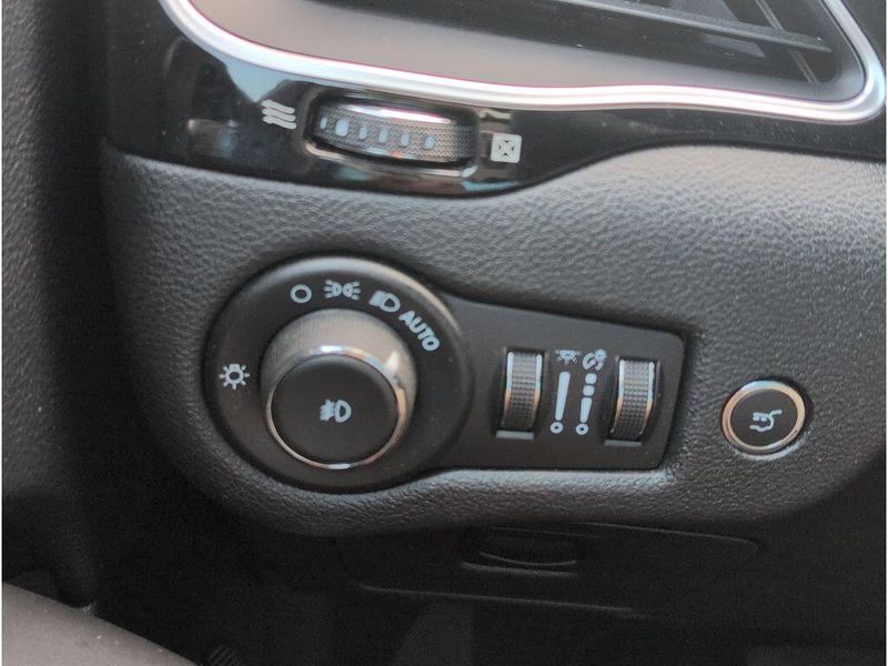 2023 Jeep Cherokee Altitude LuxImage 26