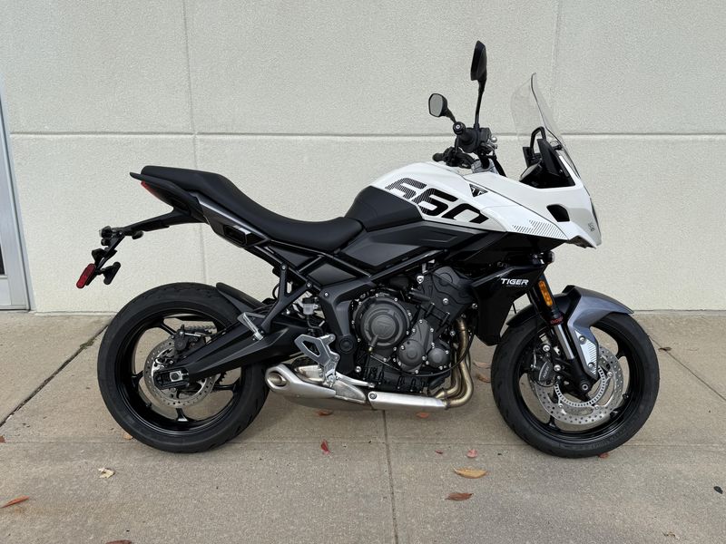 2025 Triumph Tiger Sport 660Image 2