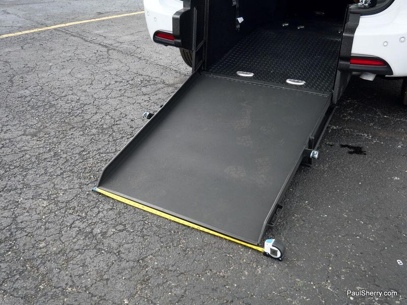 Used 2026 Chrysler Pacifica Select