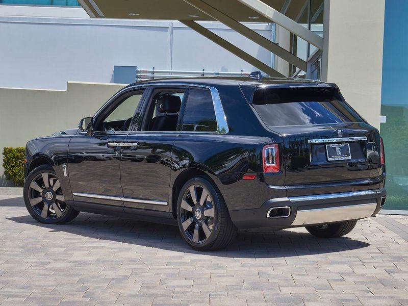 Used 2024 Rolls-Royce Cullinan Image 8