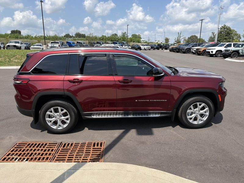 Used 2023 Jeep Grand Cherokee LimitedImage 9