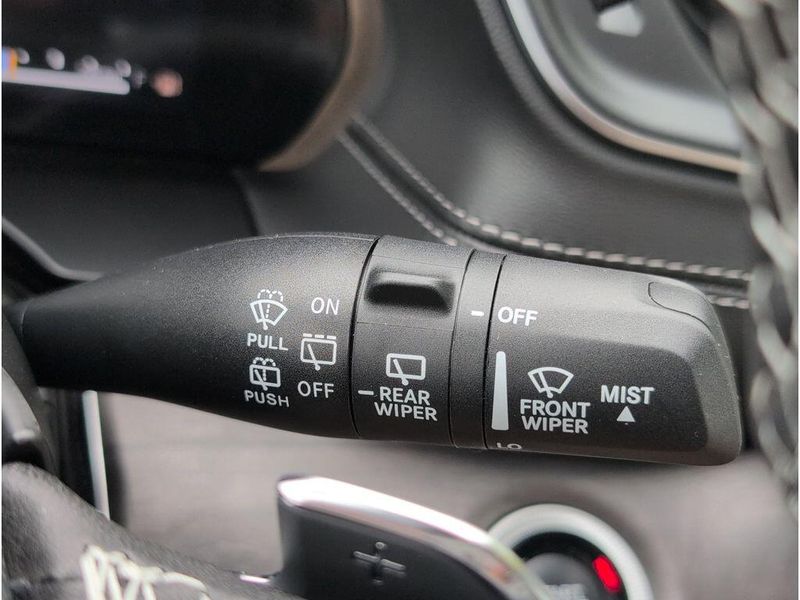 New 2025 Jeep Grand Cherokee Limited 4x2Image 25