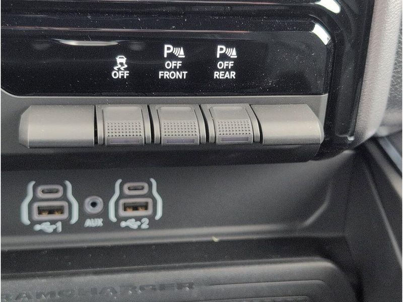 2025 RAM 1500 Big Horn Crew Cab 4x4 5