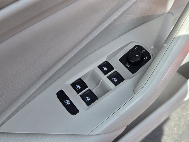 Used 2019 Volkswagen Jetta S Auto w/SULEV