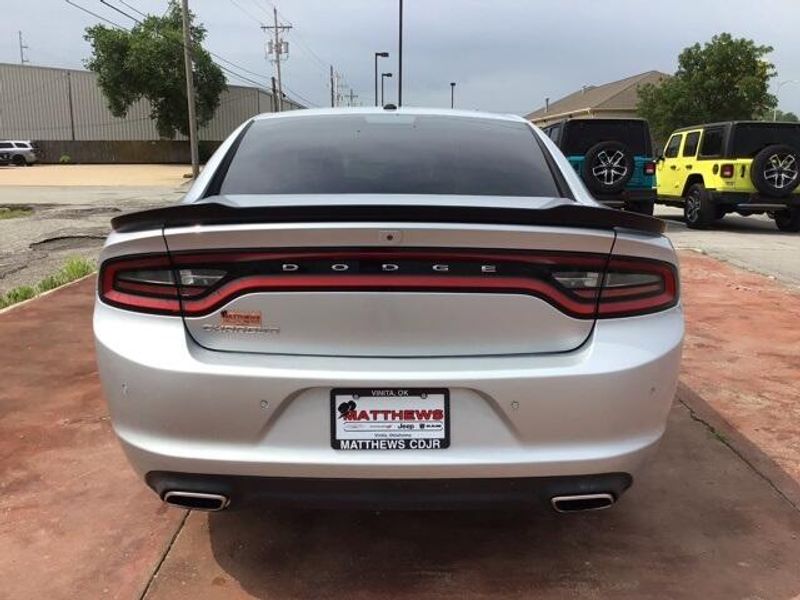 2019 Dodge Charger SXTImage 4