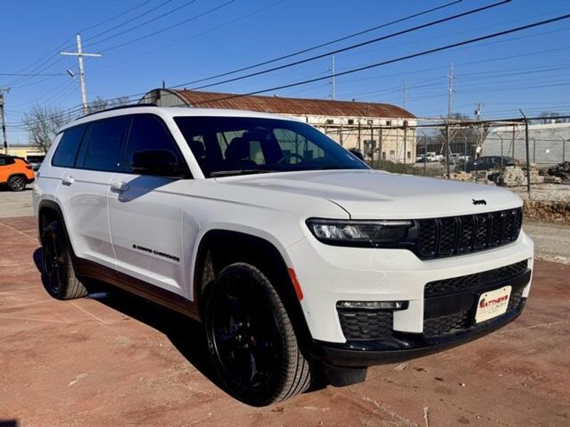 New 2025 Jeep Grand Cherokee L Limited 4x2Image 3