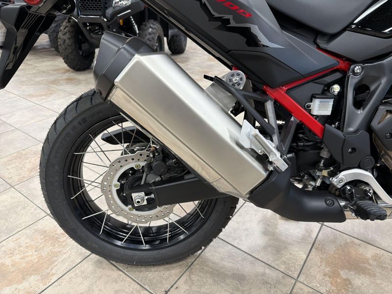 New 2026 Honda AFRICA TWIN DCT Image 21