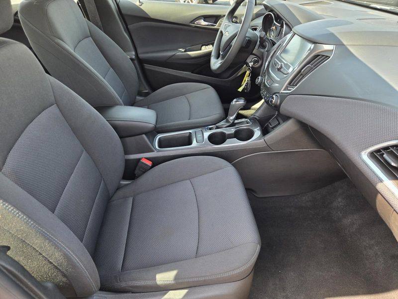 Used 2018 Chevrolet Cruze 4dr Sdn 1.4L LT w/1SD
