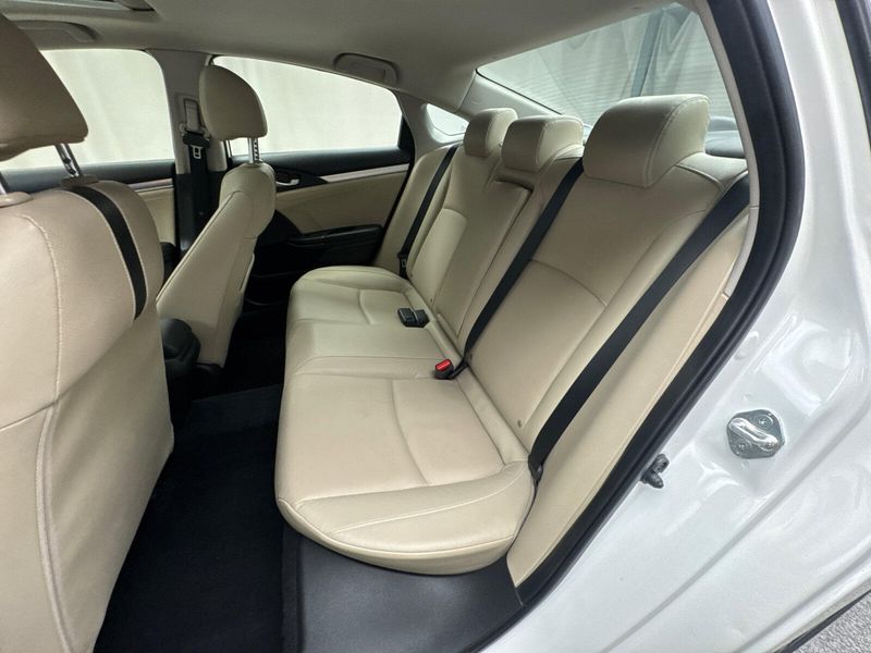 2018 Honda Civic EX-LImage 16