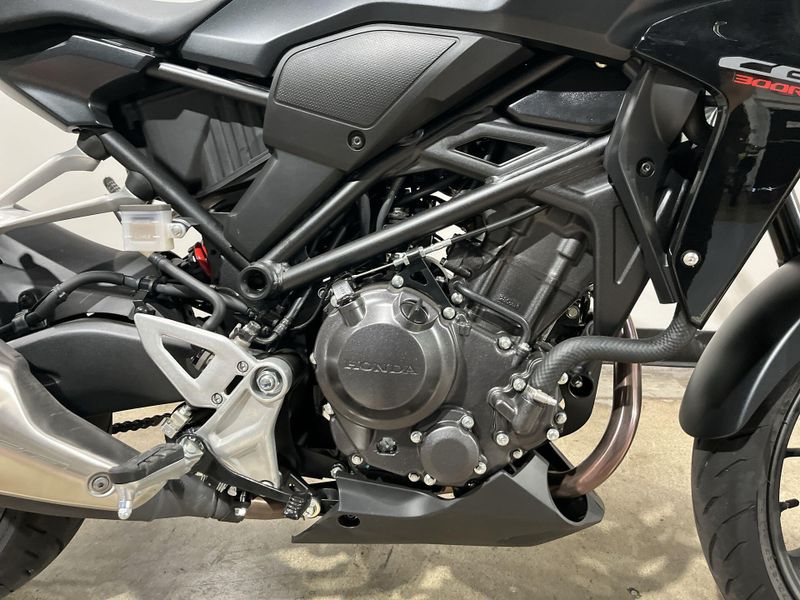 Used 2025 Honda CB300R ABS Image 21