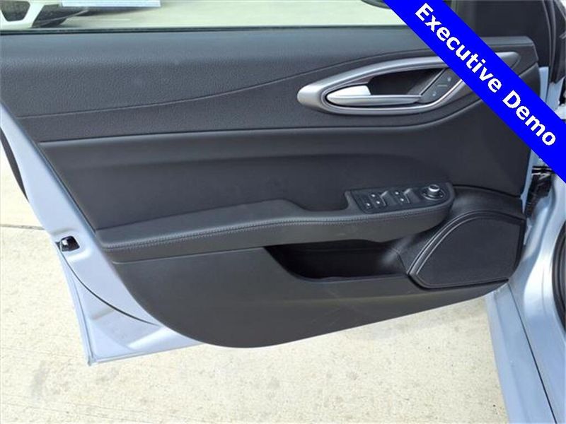 New 2025 Alfa Romeo Giulia RwdImage 18