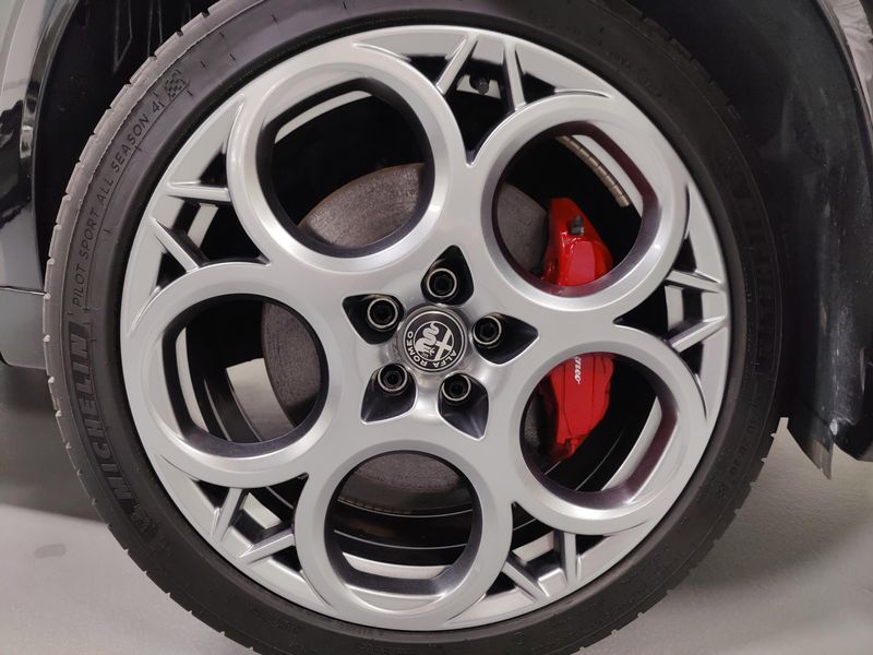 Used 2025 Alfa Romeo Tonale Veloce Premium EAWD w/Sunroof & ActivImage 31