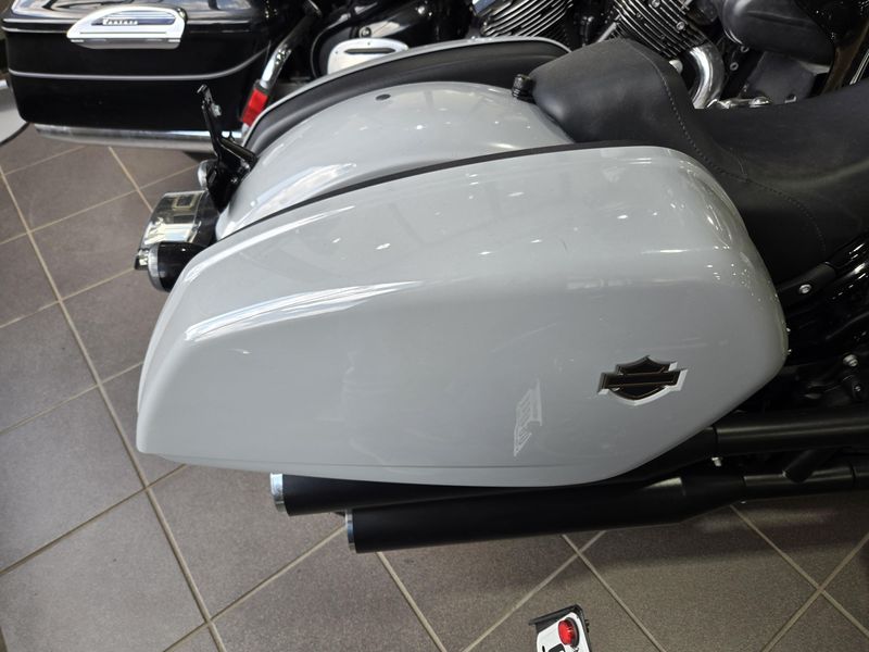 USED 2024 HARLEY SOFTAIL LOW RIDER ST Image 10