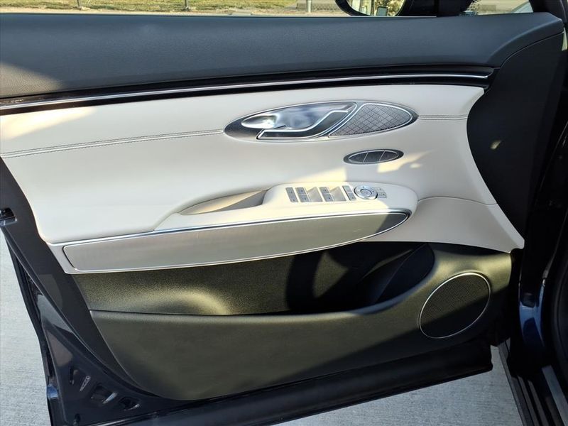 Used 2024 Genesis GV70 2.5TImage 18