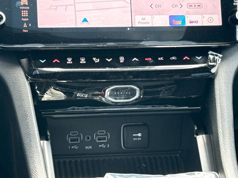 New 2026 Jeep Grand Cherokee Laredo Altitude 4x4