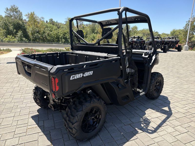 New 2026 Can-Am DEFENDER DPS HD9 Image 17