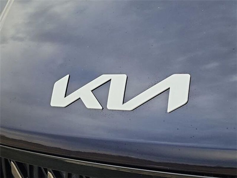 2025 Kia Carnival LXSImage 32