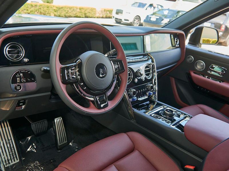New 2027 Rolls-Royce Cullinan Image 13