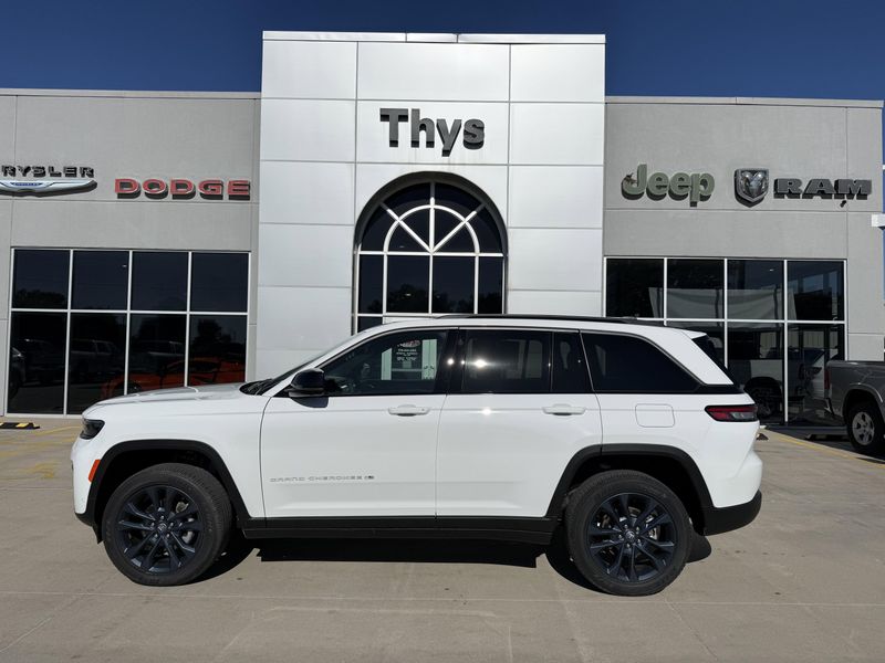 New 2026 Jeep Grand Cherokee 85th Anniversary Edition 4x4Image 40