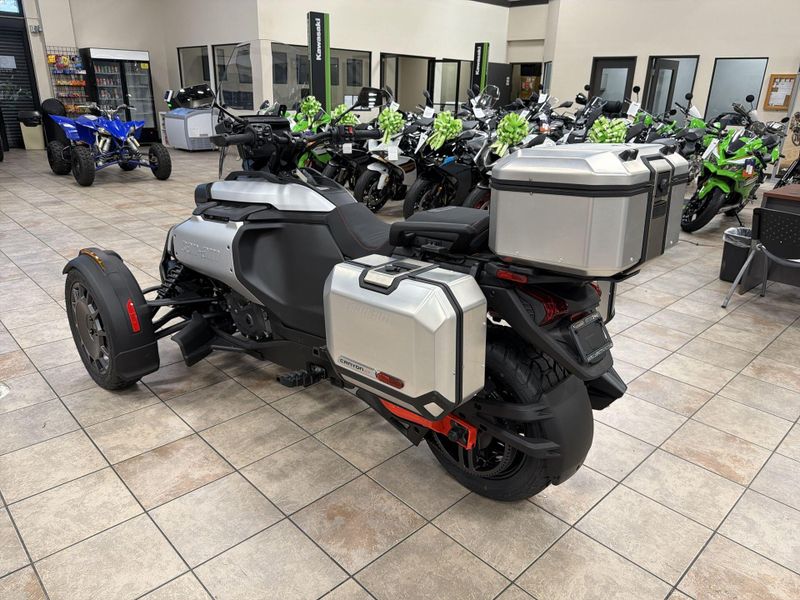 New 2025 Can-Am CANYON XT Image 16